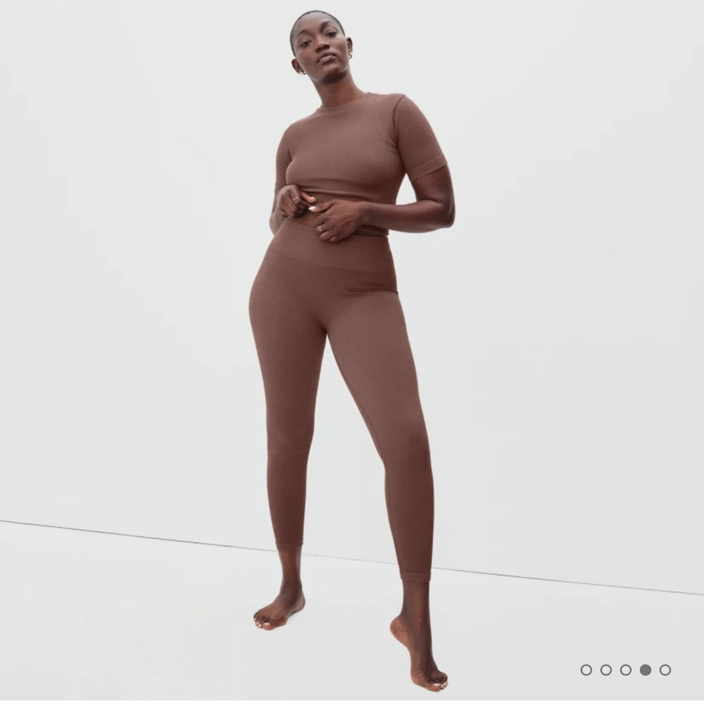 Everlane Seamless Bike Short and Tee in Acorn
